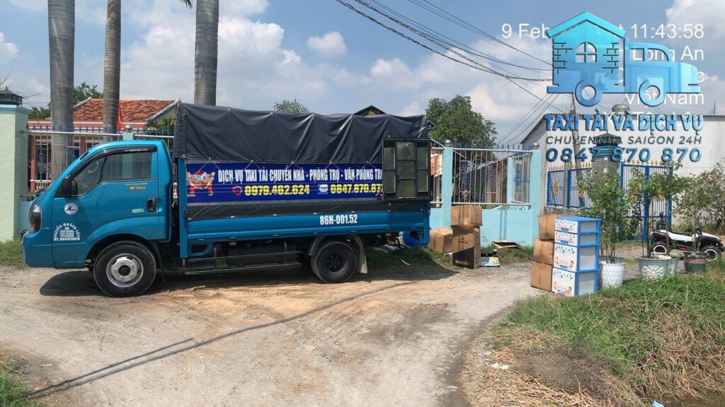 Xe tải chở hàng